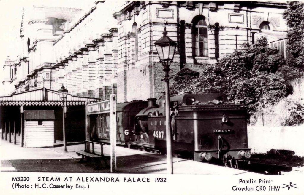 Postcard of Alexandra Palace Station, 1932